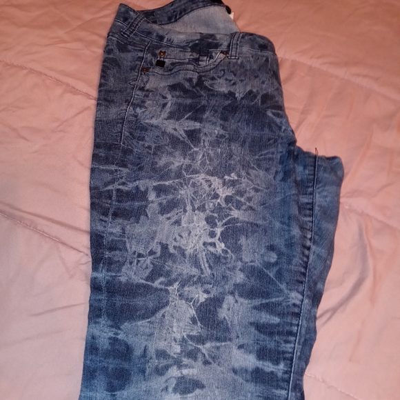 Women clothing - Picture 5 of 16